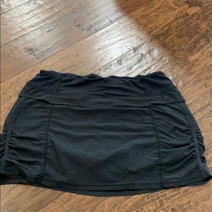 Lululemon skort size 8